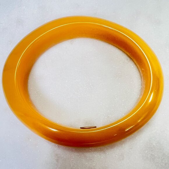 Vintage Kenneth Lane signed Yellow Butterscotch Egg Yolk  Bangle Bracelet 6.75 - Picture 1 of 5